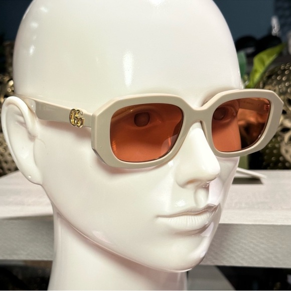 Gucci Beige Sunglasses GG1535S - Picture 4 of 7